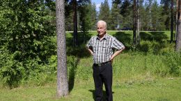 Pauli Pähtilä on jatkanut talojen rakentamiseen liittyvää kehitystyötä edelleen, vaikka alalla on vierähtänyt jo lähes 50 vuotta. Kuvat: Joni Nalli