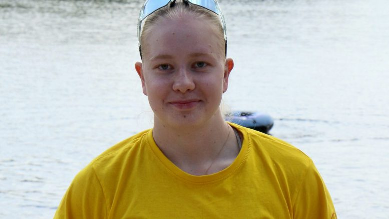 Roosa Kärkkäinen on viihtynyt työssään Vihkosaaren rantavalvojana. Kuva: Anu Kauppila.