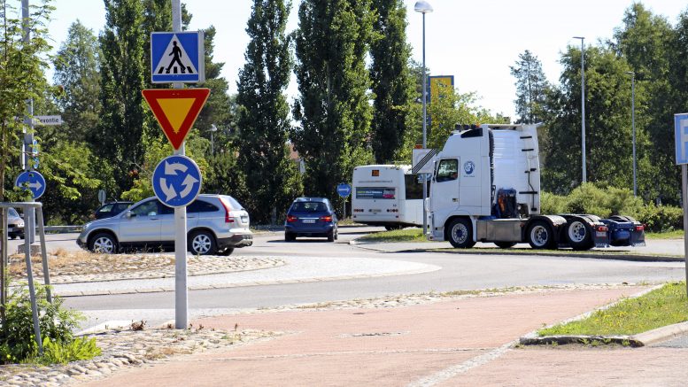 Suomen autokantaa pidetään melko vanhana. Suomalaiset ajavat keskimäärin 13,6 vuotta vanhalla autolla. Arkistokuva