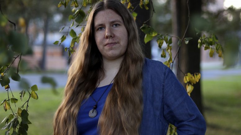 Rantapohjan uusi työharjoittelija Maaria Tuisku perehtyy syyskuun ja lokakuun ajan toimittajan työhön. Kuva: Maaria Tuisku