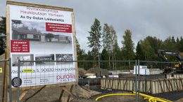 Haukiputaan alue on vetovoimainen, ja asuntorakentaminen näyttää olevan vilkasta. Kuvassa oleva rivitalokohde valmistuu Haukiputaan keskustaan Vasikkatielle. Kuva: Auli Haapala