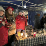 Putaan Vilkkaiden kojulla myytiin kuumaa riisipuuroa. Partiolaiset keräävät varoja uuden oman kolon eli kokoontumispaikan rakentamiseen Haukiputaalle.