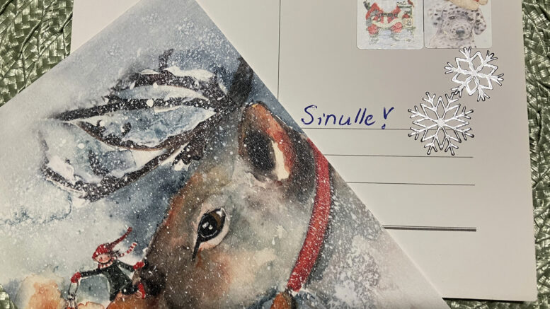 Joulukorttikampanjaan osallistumalla voi ilahduttaa tuntematonta ikäihmistä. Kuva: Auli Haapala