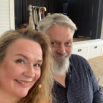 Annina Ärölä ja Pasi Repo tuovat Aina onnelliset -musiikkikomedian Kiiminkiin. Kuva: Anniina Ärölä