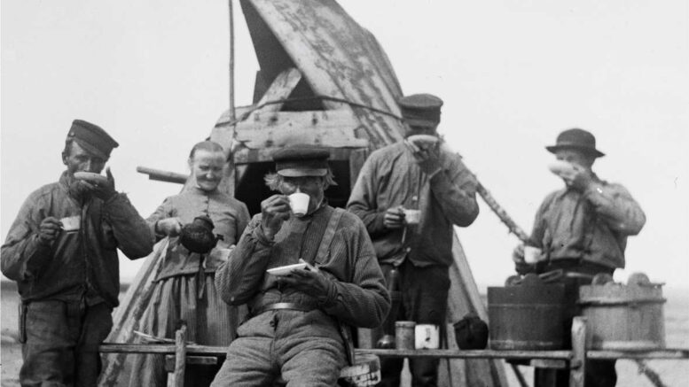 Juha Ylimaunun kirjoittaman Perämeri-kirjan on kustantanut kemiläinen Atrain & Nord Kustannusliike.