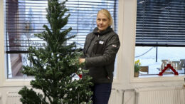 Taija Kähkönen valmistautuu tulevaan talvikauteen tavallista raskaimmin mielin, sillä yrityksen jatko on kiinni siitä, miten tuleva talvi sujuu. Kuvat: Teea Tunturi