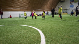 Haupa-hallissa pelattiin perinteinen eskareiden ja viskareiden Päiväkotiturnaus. Kuva: Petra Körkkö