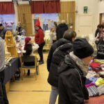 Vepsän Marrasmarkkinoilla oli ennätyspaljon väkeä. Sali alkoi täyttyä heti ovien auettua.