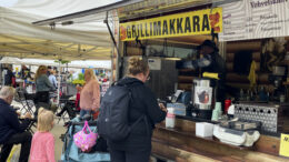 Toripaikka on ilmainen Haukiputaan, Yli-Iin ja Ylikiimingin toreilla vuonna 2026, mutta sähkön käyttö maksaa. Arkistokuva Haukiputaan torilta: Auli Haapala