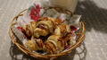 Ranskalainen croissant yhdistettynä suomalaiseen joulu- ja tähtitorttuun luo mukavan ja hieman eksoottisen yhdistelmän. Kuvat: Auli Haapala