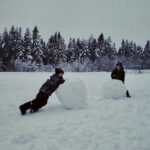 Talvileikkejä välitunnilla.