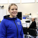 Iin kunnan liikunta- ja elintapaohjaaja Taru Laukka on liikuttanut kunnan työntekijöitä ja kuntalaisia hyvinvointipilottihankkeella.