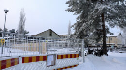 Iin Valtarin koulun rakentaminen on alkanut valmistelevilla maanrakennustöillä. Koulu luvataan rakentaa turvallisuus edellä koululaiset ja naapurusto huomioiden. Kuvat: Tuija Järvelä-Uusitalo