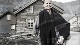 Iin Anna: Anna Brita Hjemdal o.s. Kukonlampi 19.1.1856 – 17.7.1941 Kjelvikissä.