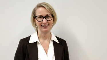 Iin lukion uusi rehtori Hanna Latvastenmäki toteaa, että suurin osa lukioajan opiskelusta on samanlaista riippumatta siitä, missä lukio sijaitsee. Kuva: Tuija Järvelä-Uusitalo