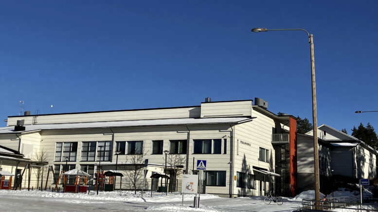 Jos Oulun viranhaltijoiden palveluverkkoesitys menisi läpi sellaisenaan, lakkautettaisiin Rantapohjan alueelta tulevina vuosina muun muassa Ylikiimingin koulun Vesalan yksikkö päiväkoteineen, ja Yli-Iihin jäisi vain alakoulu. Lakkautettavien koulujen listalla ovat myös muun muassa Kontion koulun sivuyksiköt Huttukylästä, Ylikylästä ja Tirinkylästä sekä Aseman ja Martinniemen koulut Haukiputaalta. Palveluverkkoa karsitaan tulevina vuosina kokonaisuudessaan ronskilla kädellä lapsimäärän vähentyessä ja kaupungin talouden vaatiessa tasapainottamista. Arkistokuva: Teea Tunturi