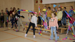 Aseman koulun uusi koulurakennus otettiin käyttöön syksyllä 2024. Koulu sai käyttöönsä pitkään kaivatut lisätilat ja Aseman kirjasto uudet puitteet. Uusia tiloja juhlistettiin marraskuussa järjestetyssä juhlassa. Arkistokuva: Auli Haapala