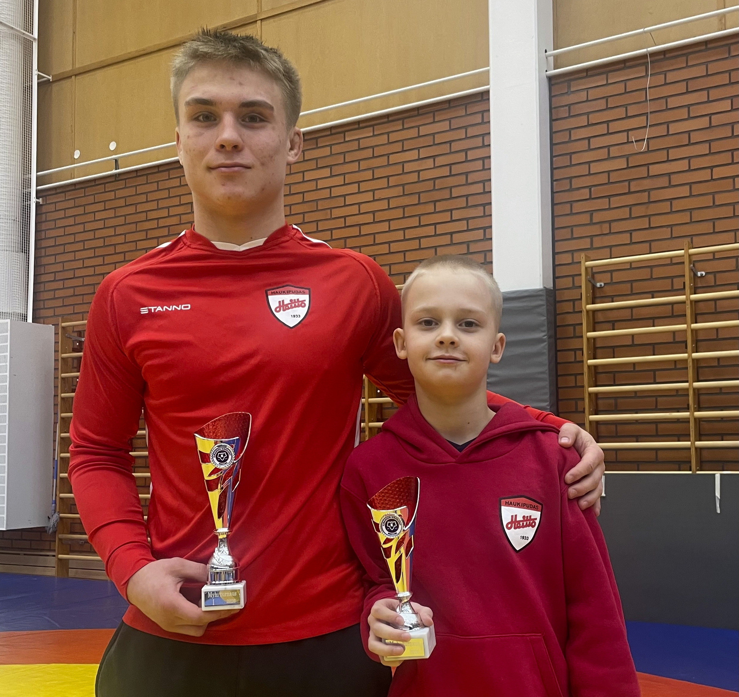 Heiton Eeli Ojala (vas.) ja Miko Viinamäki vakuuttivat Nuorten Suomi Cupissa.