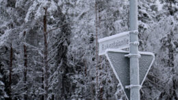 Hyvät liikenneyhteydet ovat yrittäjille tärkeitä, kun etsitään sijaintia yrityksen toiminnoille. Iin Pentinkankaan uusi kaavoitettu yritysalue Nelostien läheisyydessä kiinnostaa eri alojen toimijoita. Kuva: Tuija Järvelä-Uusitalo