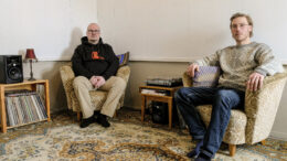 Palabell Recordsin omistajat Petri Tyynelä ja Antti Kangas ovat genrestä riippumatta valmiita lähtemään mukaan musiikintekoon, kunhan laatu on heidän korviinsa riittävä. Kuvat: Jarmo Ollila