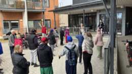 Alkujumpan ohjasi Haukiputaan Pallon valmennuspäällikkö Petra Körkkö. Kuvat: Pekka Keväjärvi