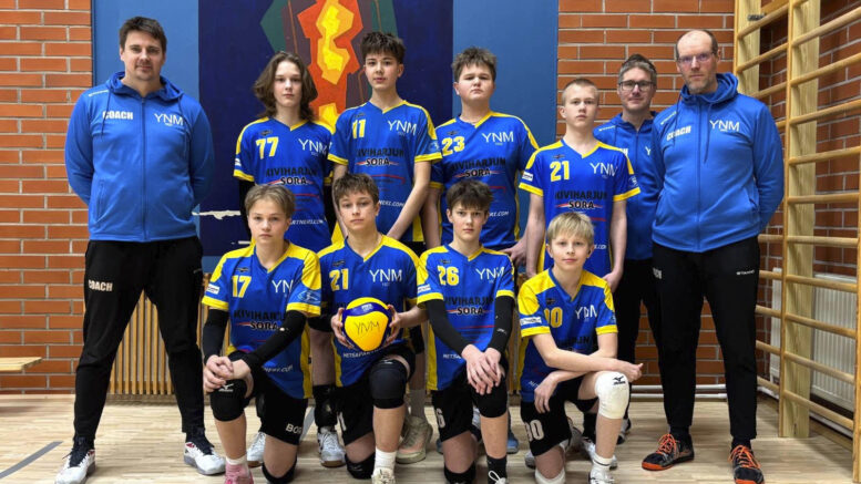 Ylikiimingin Nuijamiesten C-poikajoukkue kilpailee Suomen mestaruudesta Kuortaneella heti pääsiäisen jälkeen. Kuva: Eija Madetoja