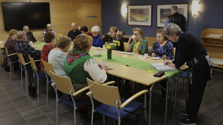 Haukiputaan reumayhdistys juhli tiistaina yhdistyksen 35-vuotista taivalta Jatulissa.