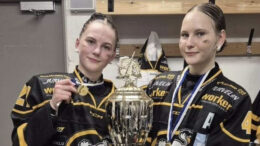 Nea Ronkainen ja Siiri Tolonen voittivat Kärppien N16-joukkueessa SM-kultaa.