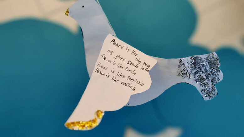 Runot kirjoitettiin kyyhkyihin.