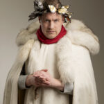 Lauri Nikula nähdään Pontius Pilatuksena pääsiäisen kärsimysnäytelmässä Oulun kauppatorilla. Kuva: Seppo Kolehmainen/ Studio Theodor