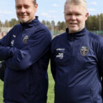 Seurakoordinaattori Markku Naukkarinen ja perhefutiksesta vastaava valmennuskoordinaattori Teemu Lehmikangas ovat tyytyväisiä siihen, miten seuran toiminta on lähtenyt käyntiin.