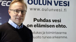 Oulun Veden johtaja Juha Hiltulan mukaan Viinivaara olisi pitkäaikainen ratkaisu Oulun vedenhankintaan. Hän kuitenkin korostaa, ettei Viinivaara kata koko kaupungin vedenkulutusta, vaan se olisi osa kokonaisuutta. Kuva: Teea Tunturi