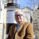 70 vuotta täyttävä Jussi Tukiainen haluaa muistuttaa nuoria siitä, että elämässä saa ja pitää kokea myös epäonnistumisia. Kuva: Anu Kauppila