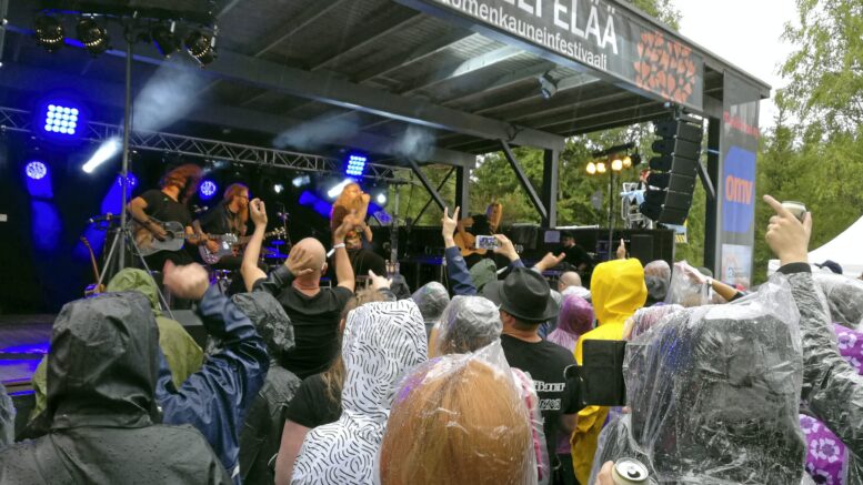 Koiteli elää -festivaalin yhteisöllisestä tunnelmasta pääsee nauttimaan viimeisen kerran tämän vuoden elokuussa. Sen jälkeen tapahtuma loppuu. Kuva: Rantapohjan arkisto