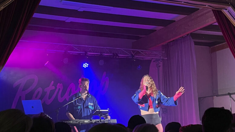 Retropop päätti illan menevällä musiikillaan.