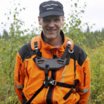 Mikko Alatalo oli ensi kertaa metsurin töissä jo 90-luvulla, mutta armeijan jälkeen ne jäivät taakse. Kolme vuotta sitten hän palasi alalle yrittäjänä oltuaan satamassa ahtaajana 18 vuoden ajan.