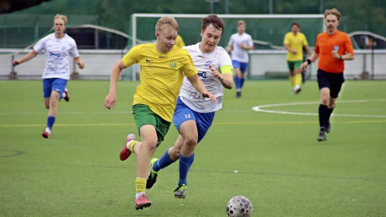 HauPan tehomiehenä toiminut Niklas Oksanen oli jatkuvasti vaarallinen laidallaan. Kuva: Tommi Karvonen