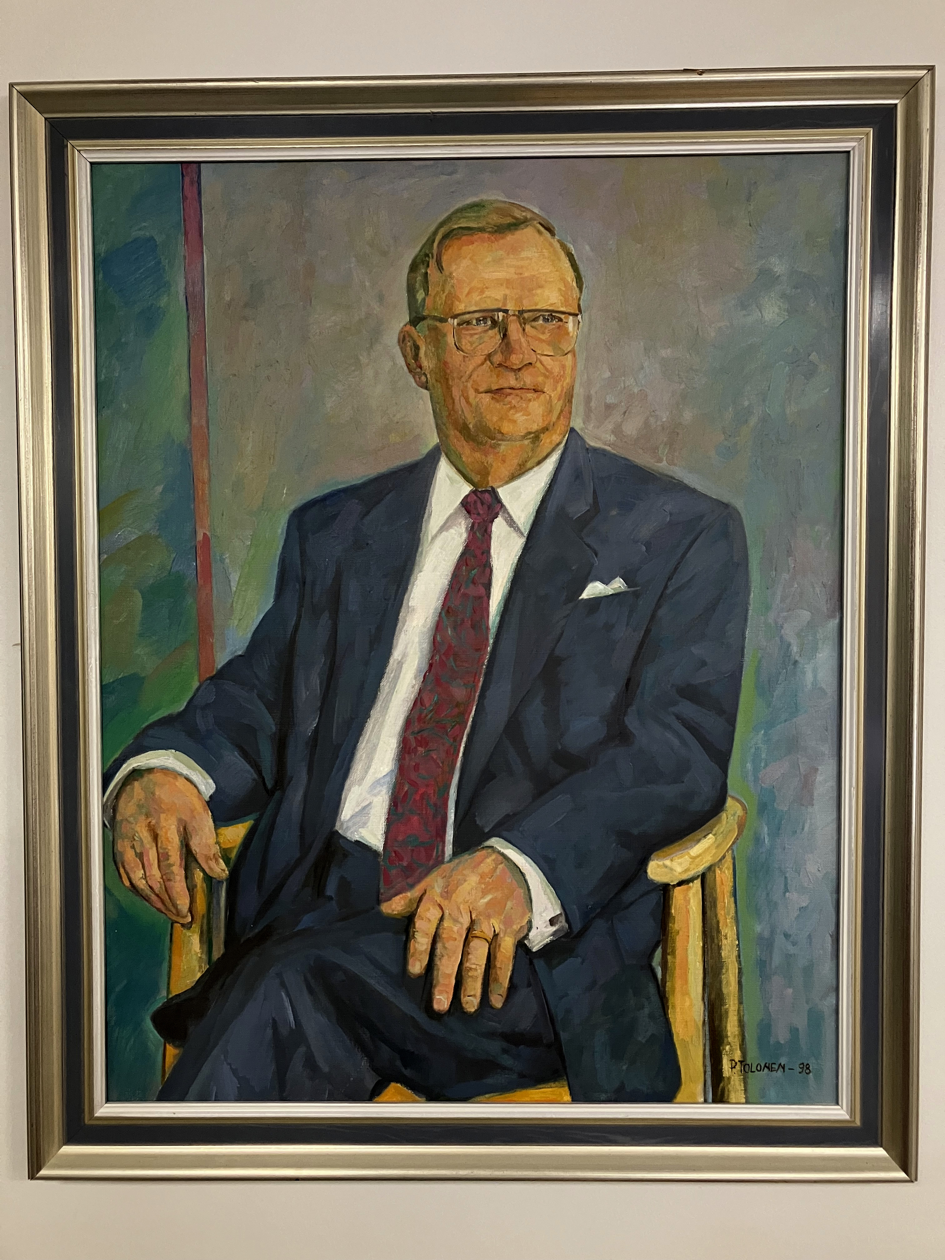 Rantapohja Oy teetti pitkäaikaisesta toimitusjohtajastaan muotokuvan. Erkki Rauhala oli yhtiön vastuutehtävässä vuosina 1969–2001.