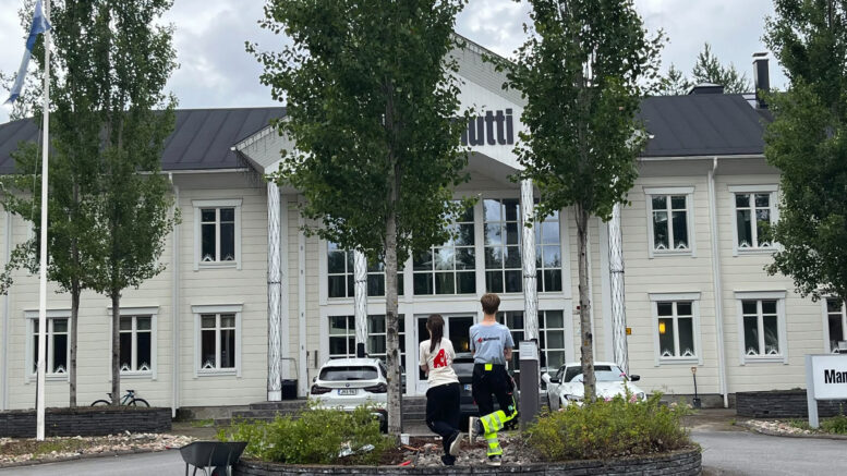 Mammutin ja Nuorten Ystävien yhteistyö synnytti vastuullisen kesätyöllistämisen mallin, joka sopii kopioitavaksi sellaisenaan muihin yrityksiin. Kuvat: Mammutti